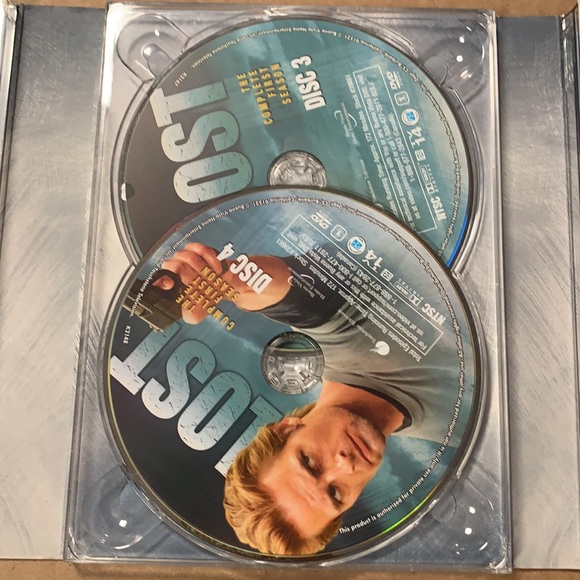 LOST complete first season - Picture 4 of 6